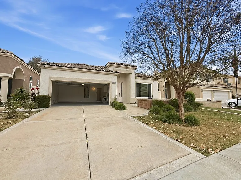 22810 Mountain Ash Cir — Photo 37