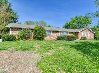 801 Chateaugay Rd, Knoxville, TN 37923