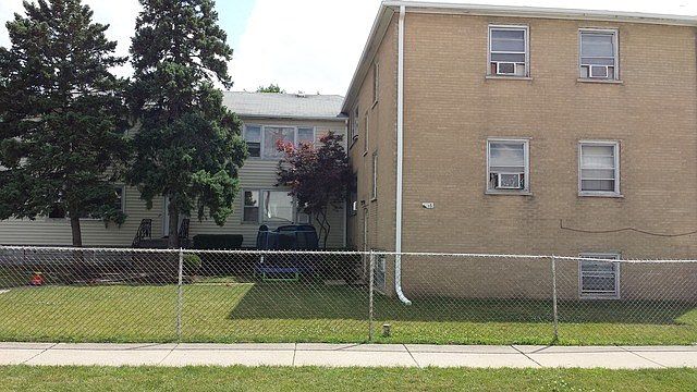 2nd image of 1814 Armitage Ave