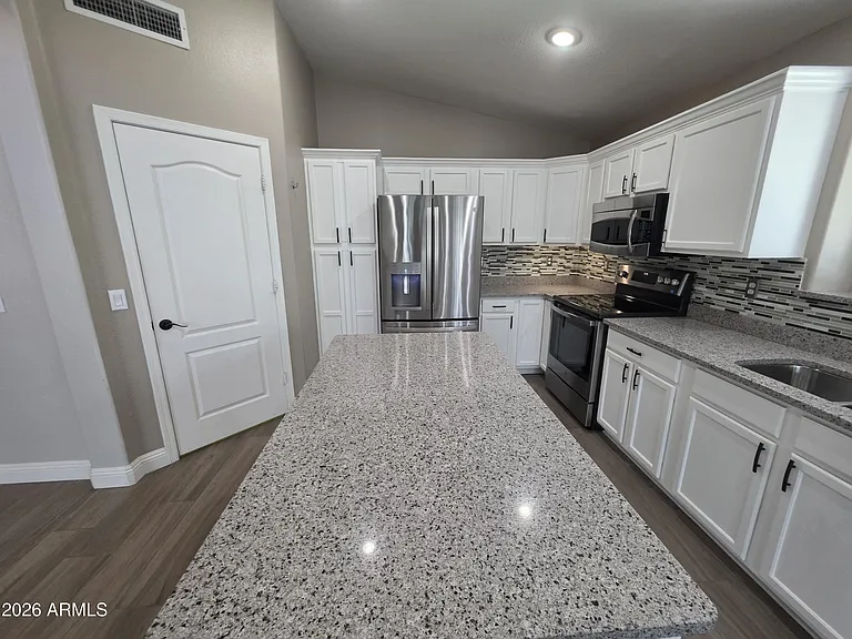 2442 E Nathan Way — Photo 28