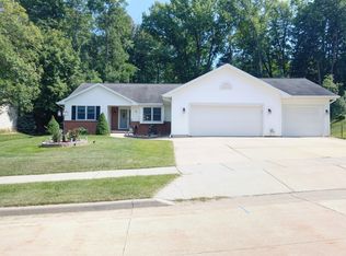 48 Eagles Ct, Kaukauna, WI 54130