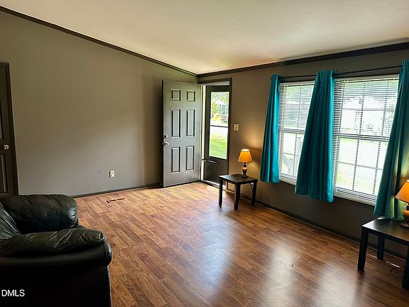 4th image of 104 Virginia St