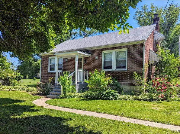 5028 Grammes Rd S, Orefield, PA 18069