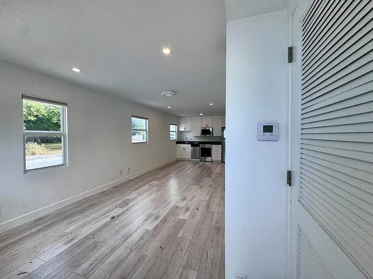 102 S K St #4 — Photo 13