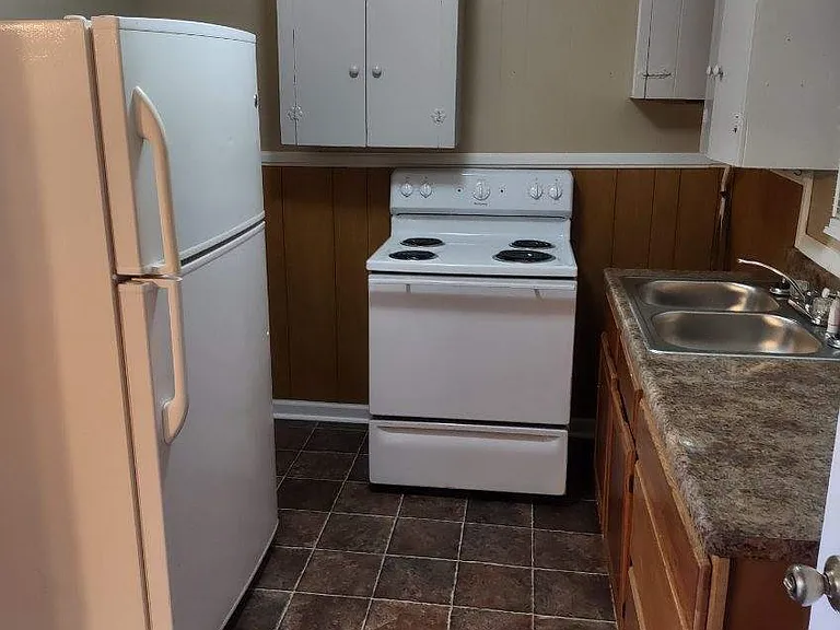 104 Church Ct — Photo 5