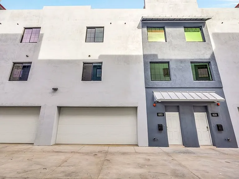 834 S Farmer Ave — Photo 2