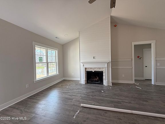 2nd image of 215 Ruskin Drive