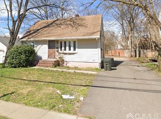 1606 Oak Tree Rd, Iselin, NJ 08830