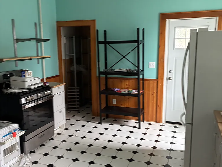 65 Platt St — Photo 2