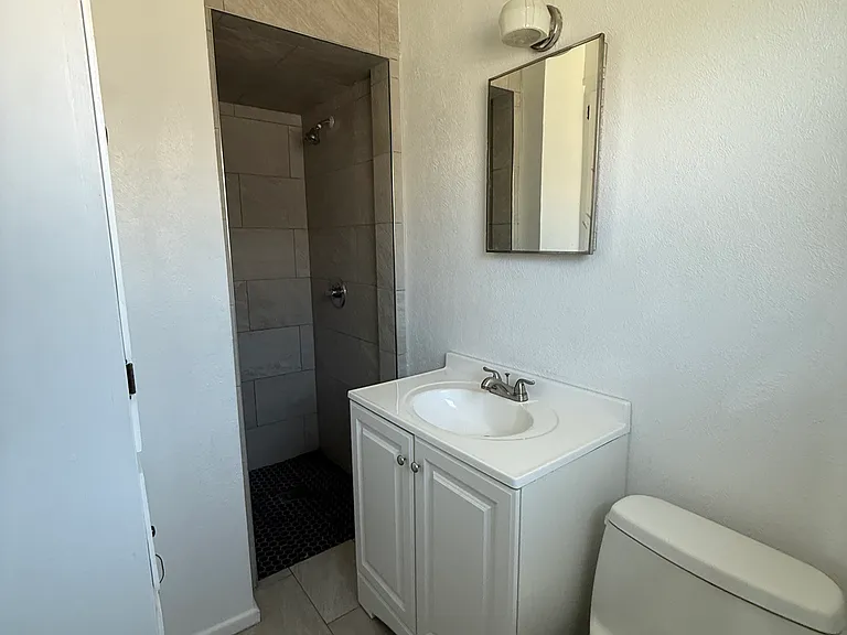 1501 E Everglade Ave — Photo 7