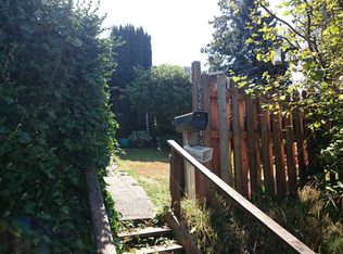 9300 46th Ave SW, Seattle, WA 98136