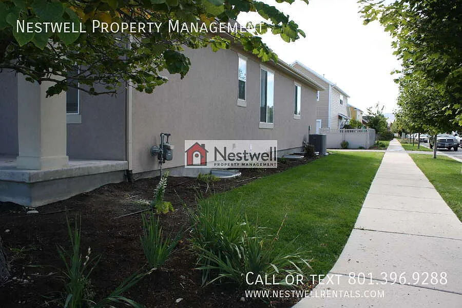 Great Fully Finished 5 Bedroom Rambler in Daybreak! — Photo 4