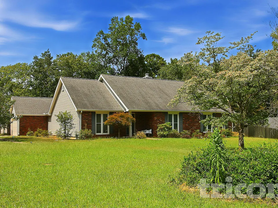 100 Birch Ct