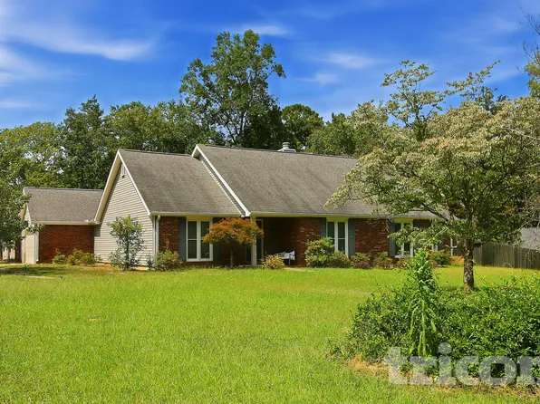 100 Birch Ct, Fayetteville, GA 30214