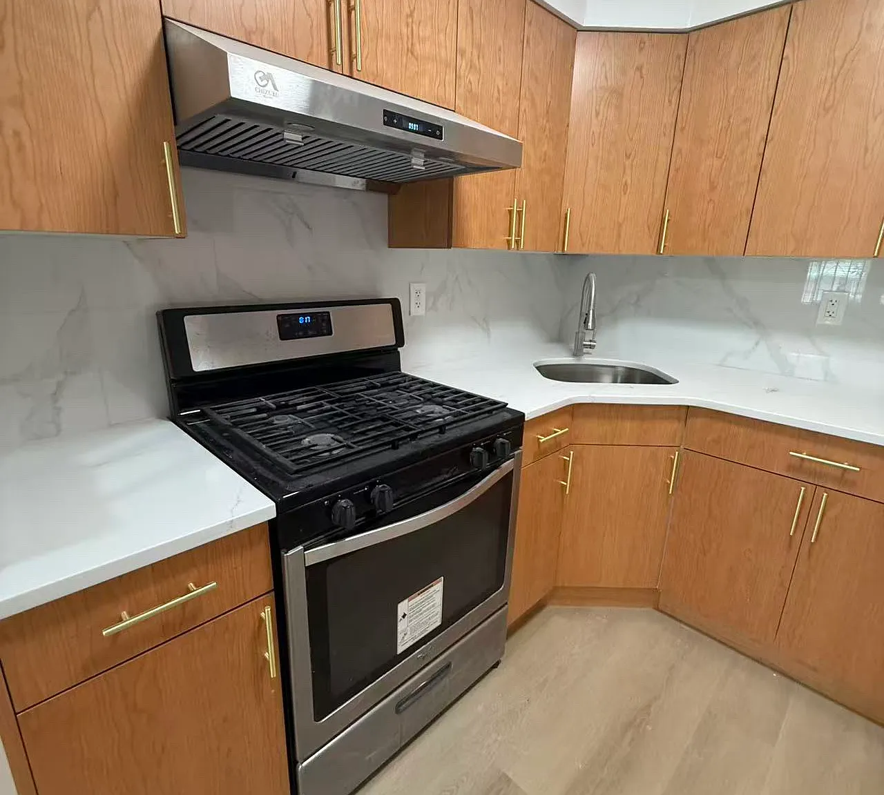 2 bed, 900 sqft, $2,600 — Photo 4