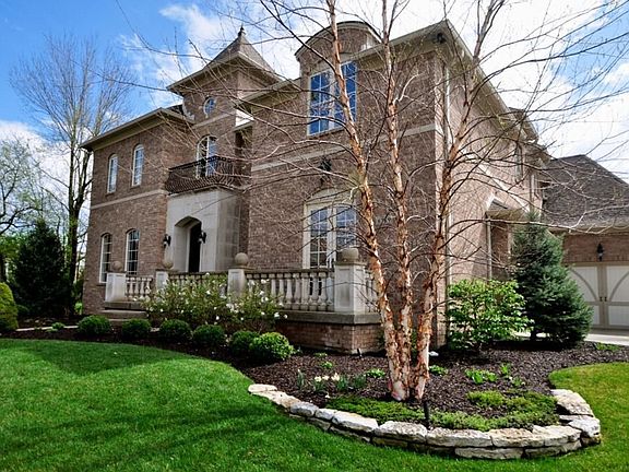 3rd image of 6709 Beekman Pl W