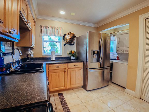 5th image of 2671 Saint Josephs Dr E Unit D