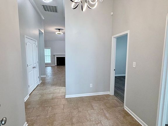4th image of 705 Post Oak Way