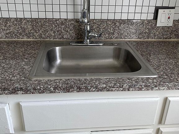 3rd image of 11732 Runnymede St APT 5