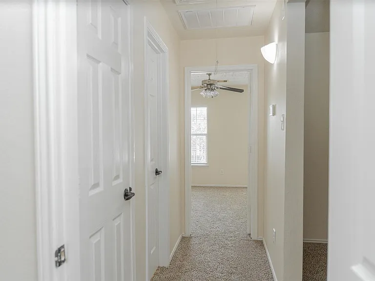 1902 Vernal Glen Cir — Photo 37