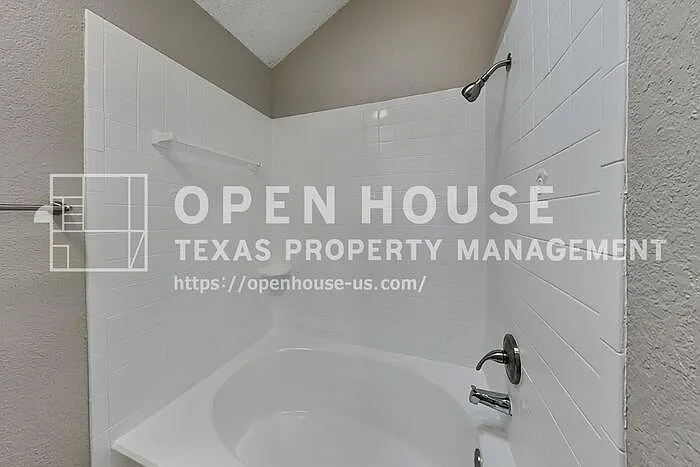219 Cutting Horse Ln — Photo 10