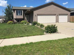 610 Teddy St, Harrisburg, SD 57032