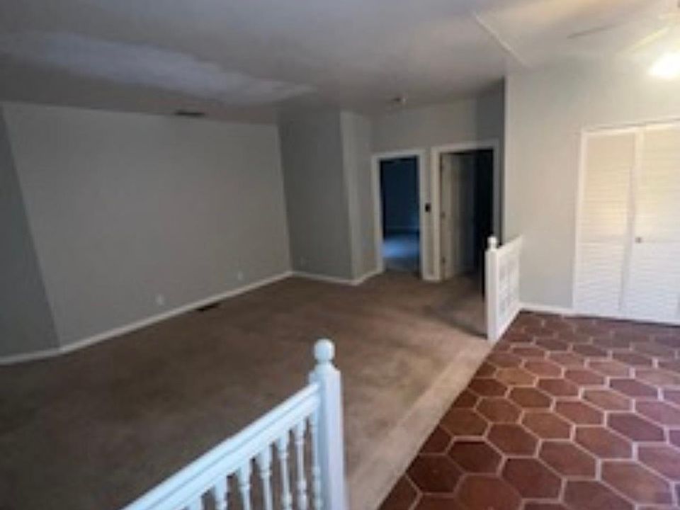 1st image of 807 SE 1st St #F