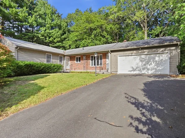 185 Redfern Dr, Longmeadow, MA 01106