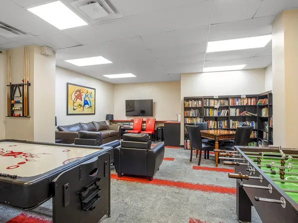 150 East 61st Street image 13 of 15