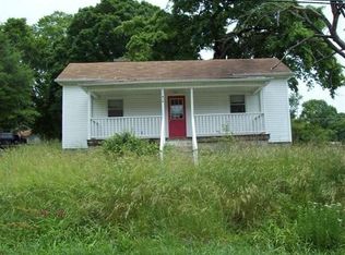 916 Lincoln St, Eden, NC 27288
