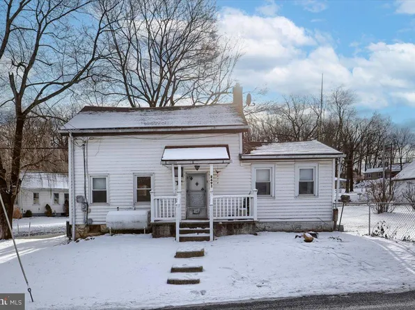 2491 Pleasant View Dr, York, PA 17406