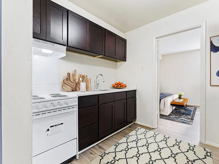 Misty Pines Apartments — Photo 6
