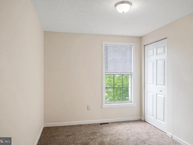 206 Emily Ln — Photo 12