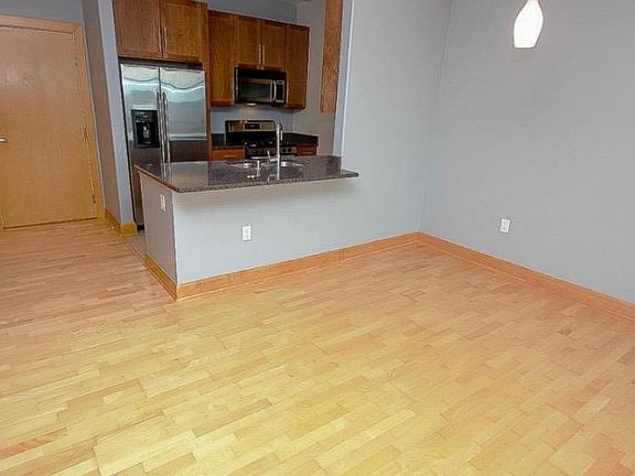 4th image of 1550 E Royall Pl Unit 910