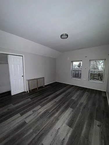 130 W 4th St Photo 1