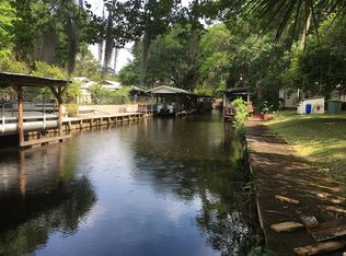 110 Sunset Dr, Crescent City, FL 32112