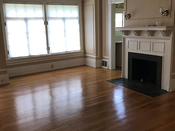 3rd image of 7 W Caramillo St #2