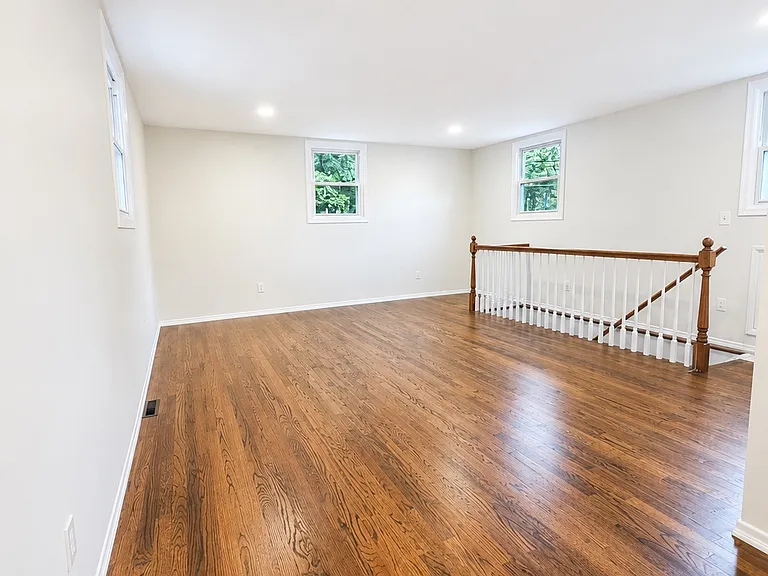 10 Pershing Ave — Photo 6