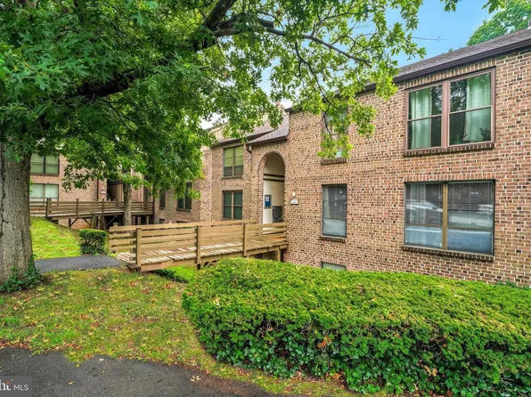 12 Fairway Rd, Reading, PA 19607