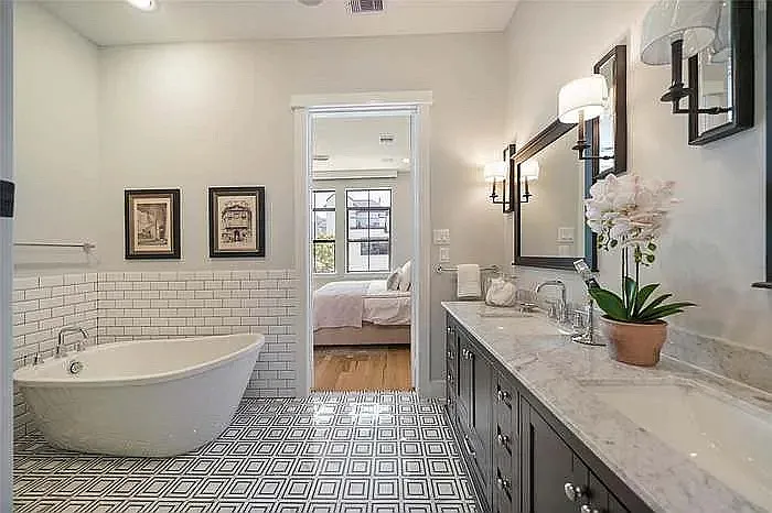 414 Hyde Park Blvd #1 — Photo 3