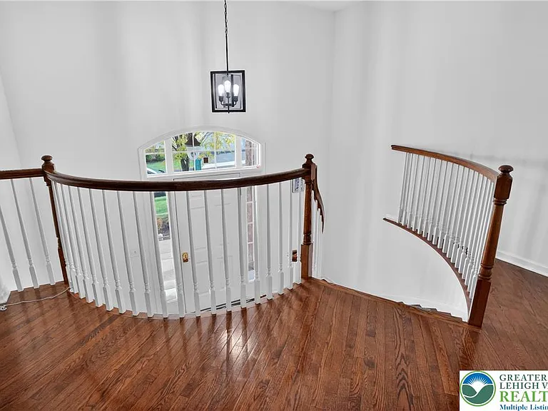 560 Quaker Ridge Ter — Photo 4