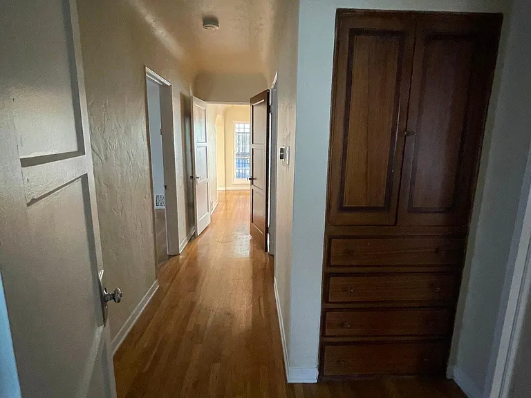 1060 S Corning St — Photo 14
