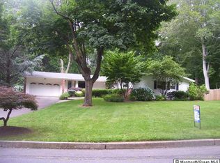 26 Hillyer Cir, Middletown, NJ 07748