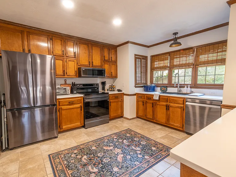 140 Nina Celeste Ln — Photo 5
