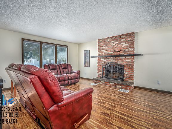 3rd image of 19325 E Main Ave
