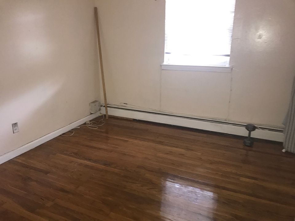 2nd image of 286 Park Ave