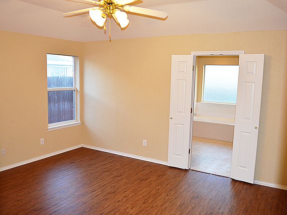 3rd image of 936 La Sierra Dr