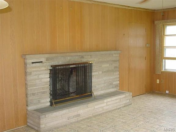 3rd image of 1228 Woodgate Dr