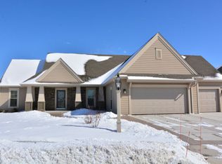2815 Noquets Dr, Waukesha, WI 53189