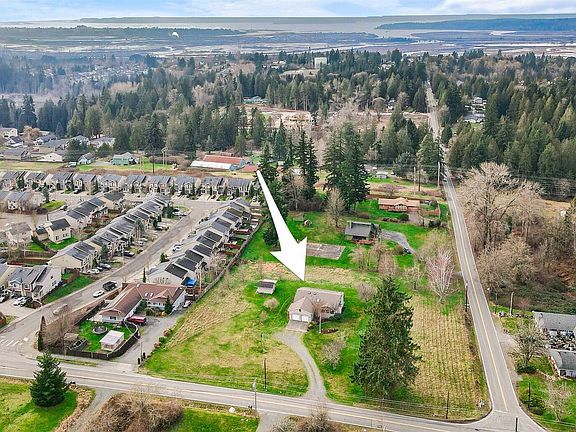 2nd image of 4304 83RD Avenue NE